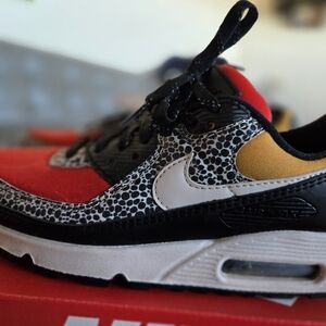 Nike Red and Black Women's Sneakers